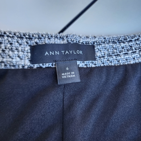 NWOT Ann Taylor Stretch Pull On Chunky Tweed Skirt Elastic Waist Black White 6 - Picture 4 of 10